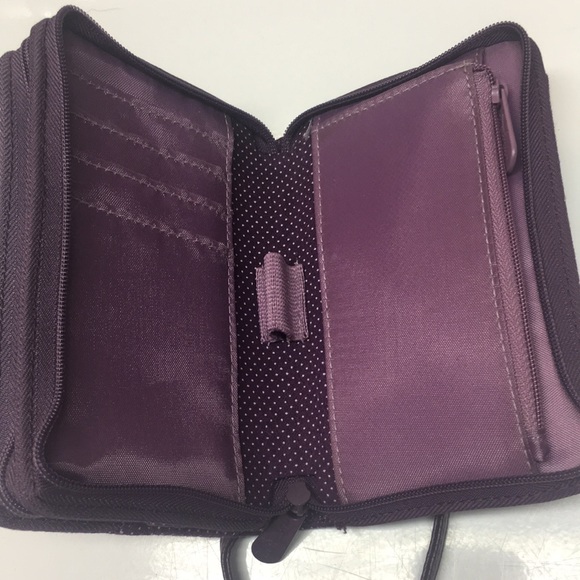Two -Thirty-One Wallet and phone holder - Picture 6 of 7